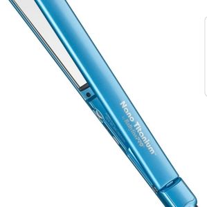 Used Babyliss pro straightener